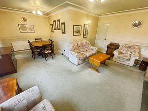 Lounge diner- click for photo gallery